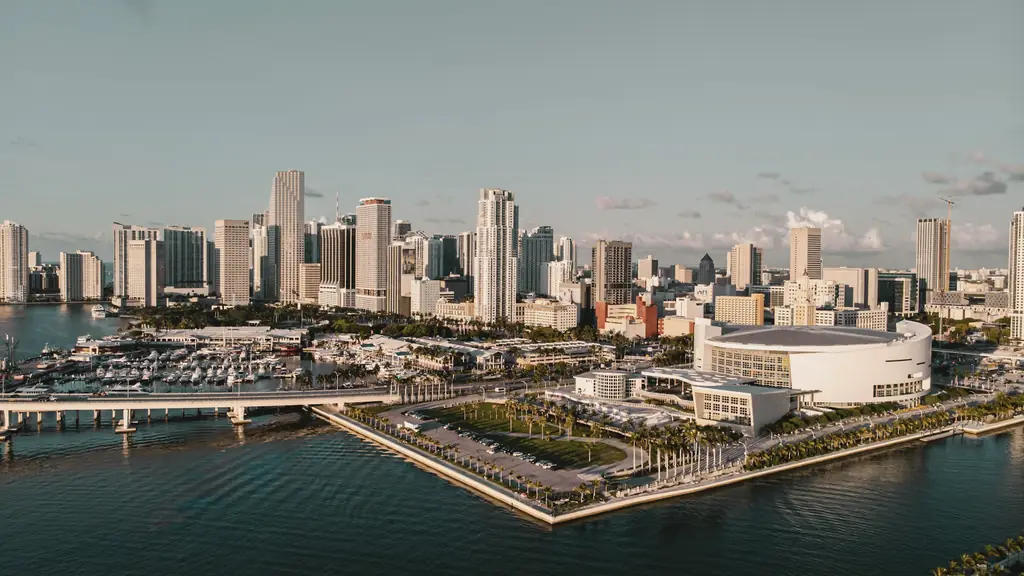 Horizonte de Miami sobre la bahía